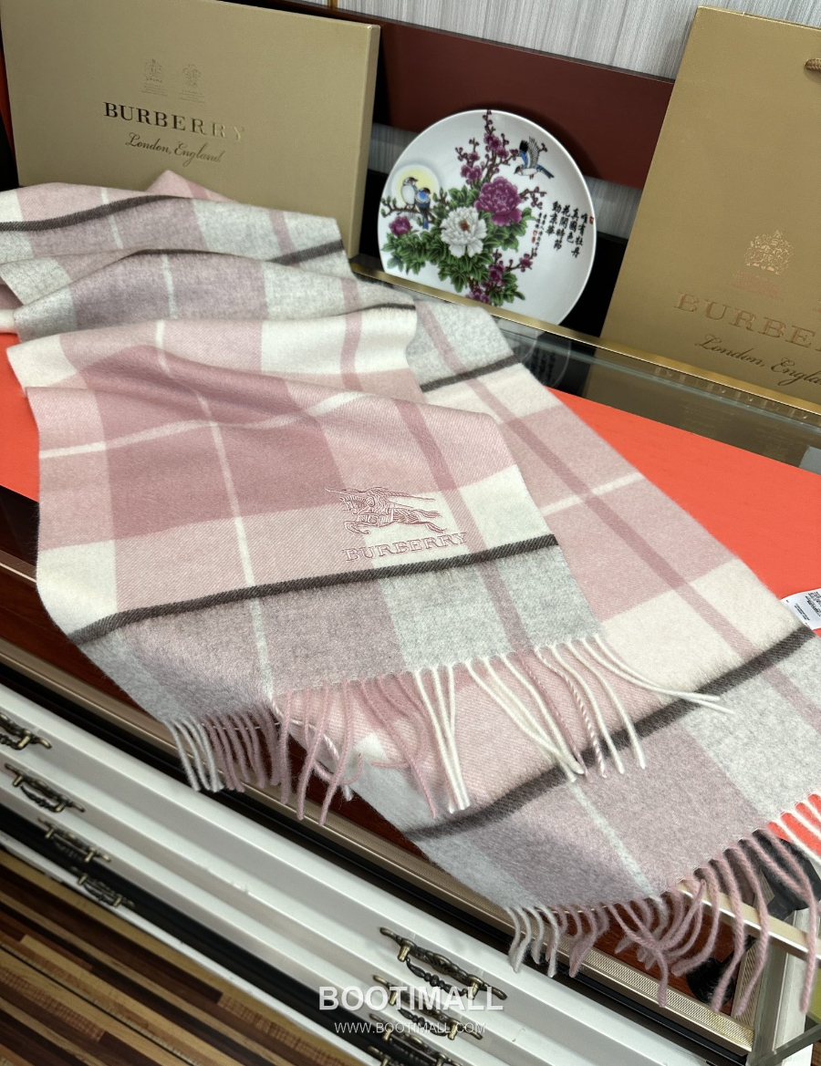 Burberry 버버리 클래식 체크 자수 로고 울 머플러 스카프 핑크 32×180cm 5