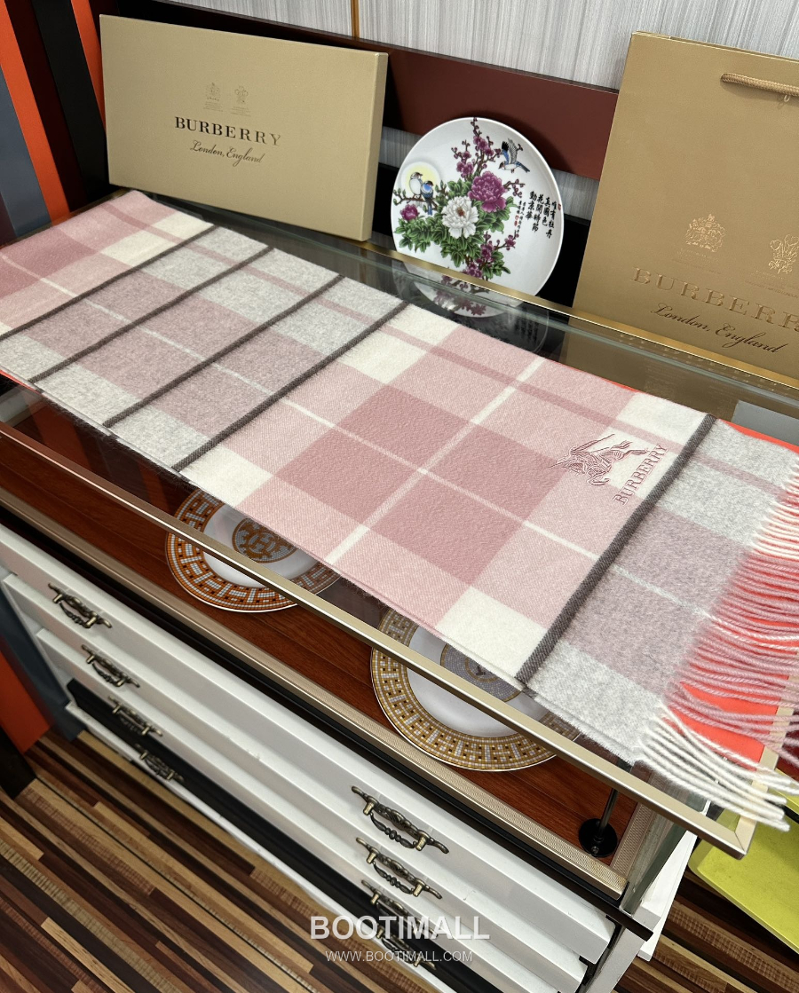 Burberry 버버리 클래식 체크 자수 로고 울 머플러 스카프 핑크 32×180cm 8