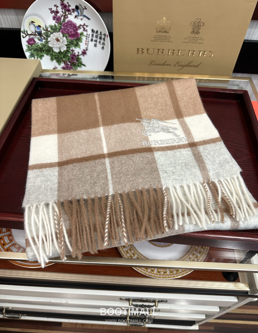 Burberry 버버리 클래식 체크 자수 로고 울 머플러 스카프 베이지 32×180cm 3