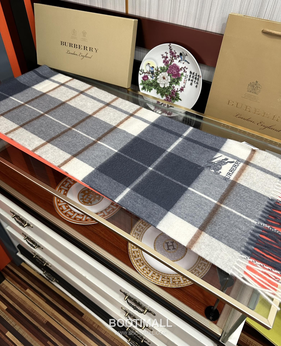 Burberry 버버리 클래식 체크 자수 로고 울 머플러 스카프 그레이 32×180cm 8