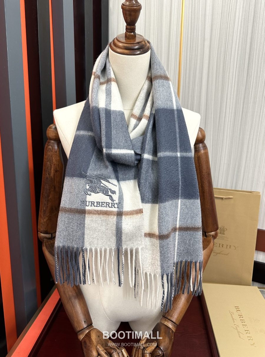 Burberry 버버리 클래식 체크 자수 로고 울 머플러 스카프 그레이 32×180cm 9