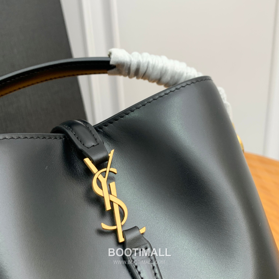 Saint Laurent 생로랑 2024 LE 37 스몰 버킷백 20cm (11월) 4