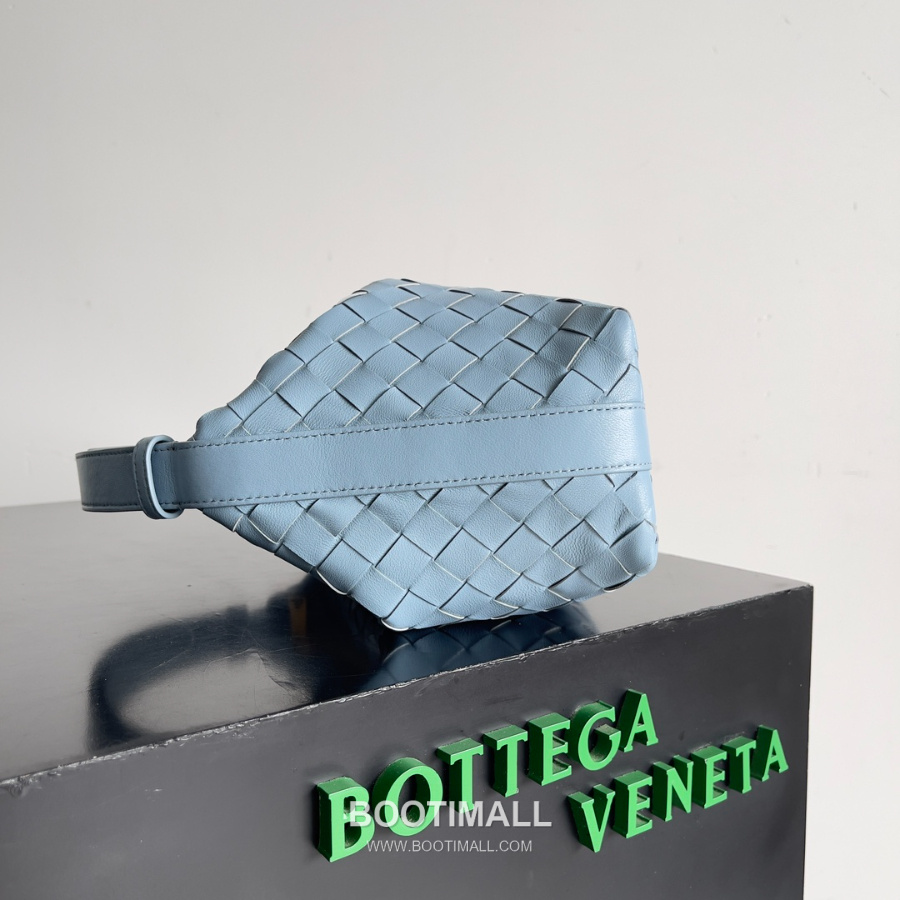 Bottega Veneta Intrecciato Denim & Calfskin Mini 보테가 베네타 인트레치아토 카프스킨 미니 탑핸들백 페일블루 22cm 4