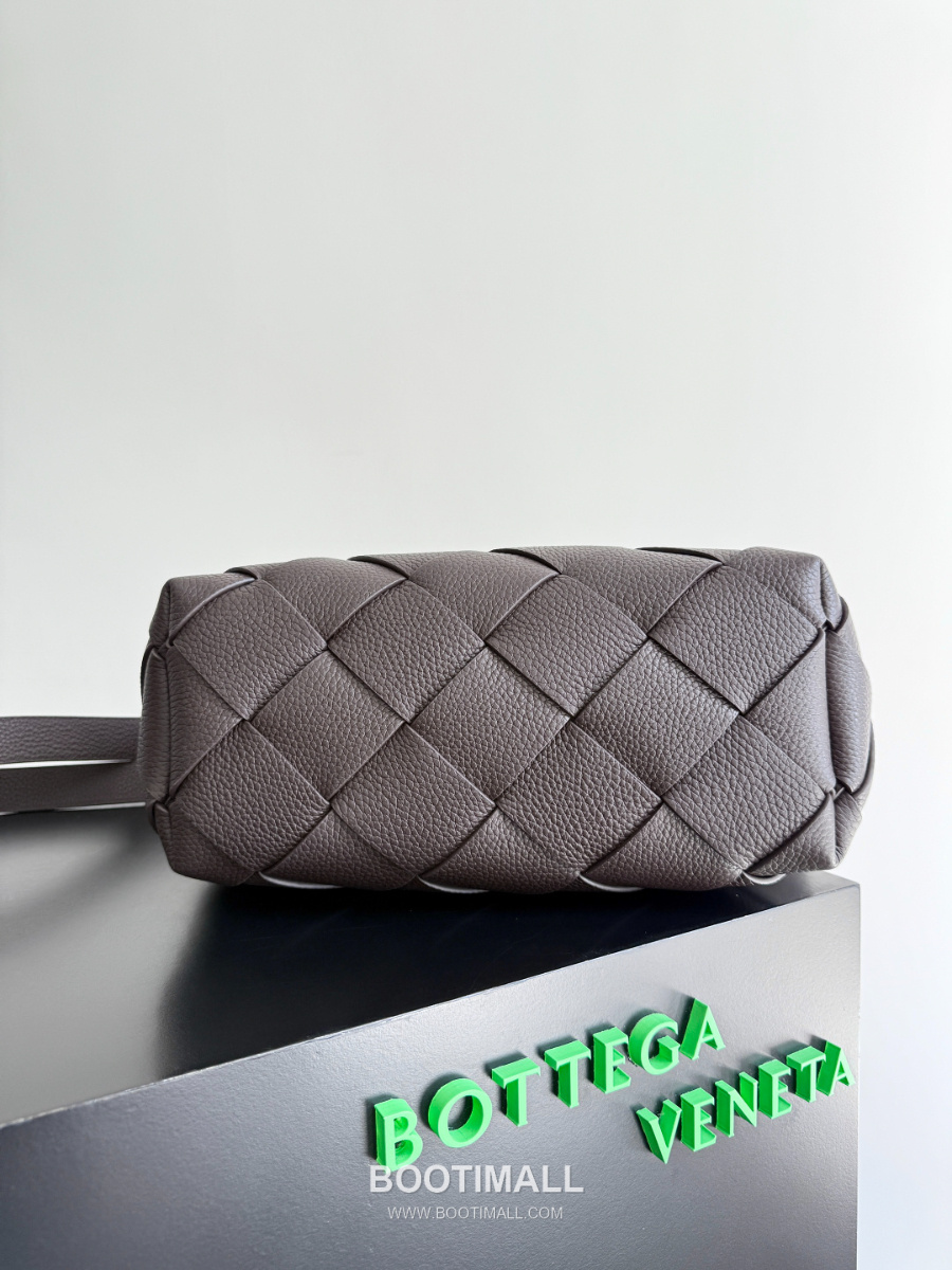 Bottega Veneta Intrecciato Diago Hobo Bag 보테가 베네타 인트레치아토 디아고 호보백 토프 브라운 39cm 8