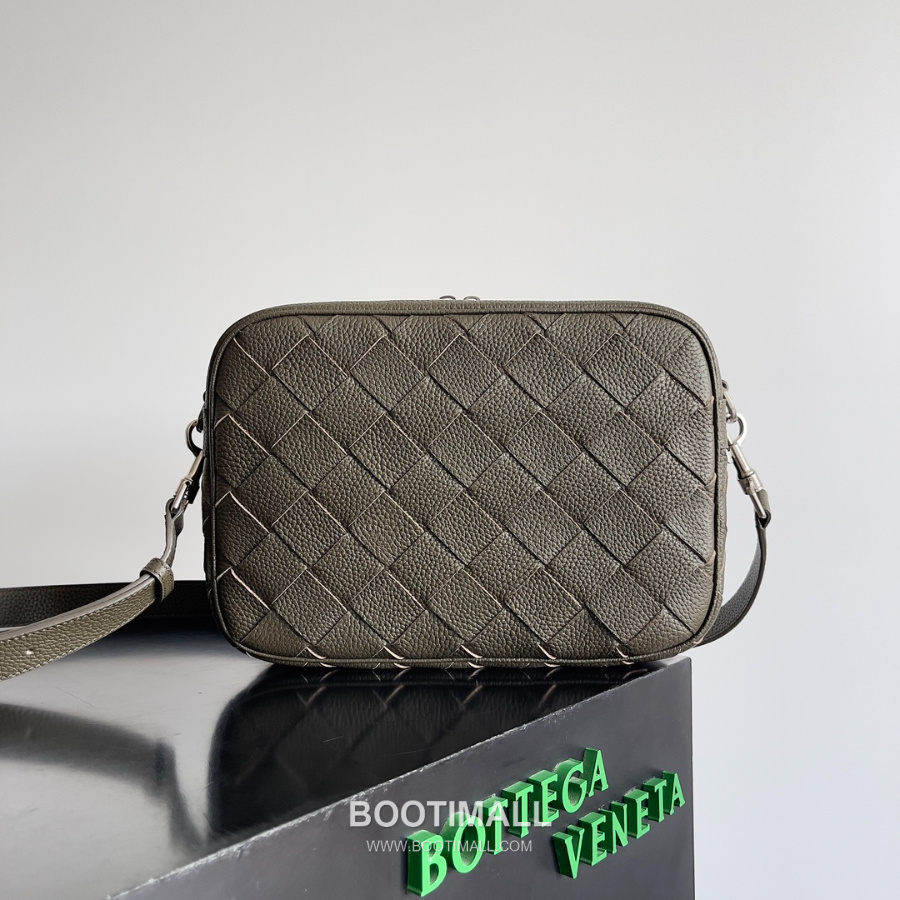 Bottega Veneta Intrecciato Camera Bag 보테가 베네타 인트레치아토 카메라백 카키 29cm 1