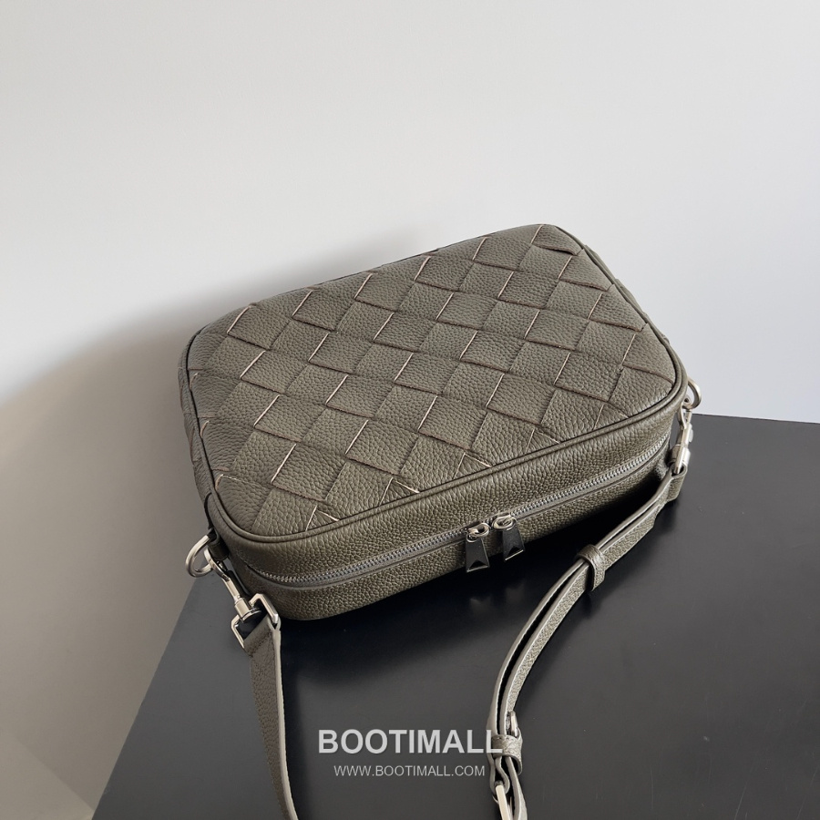 Bottega Veneta Intrecciato Camera Bag 보테가 베네타 인트레치아토 카메라백 카키 29cm 4