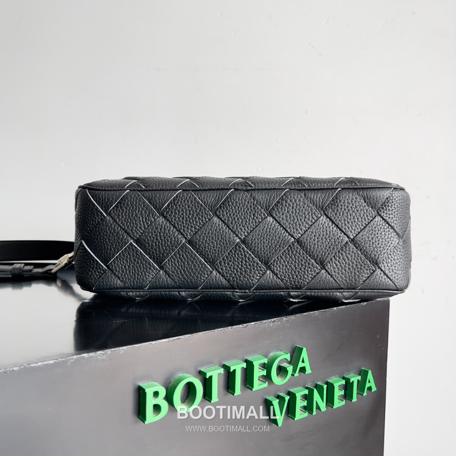 Bottega Veneta Intrecciato Camera Bag 보테가 베네타 인트레치아토 카메라백 블랙 29cm 3