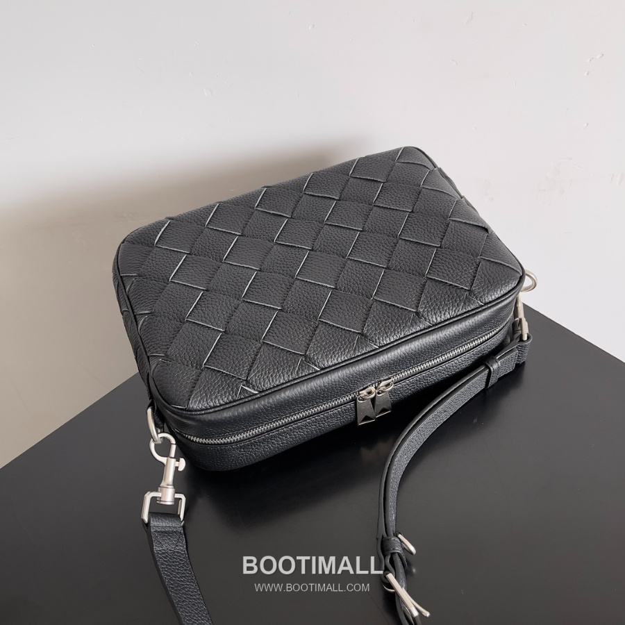 Bottega Veneta Intrecciato Camera Bag 보테가 베네타 인트레치아토 카메라백 블랙 29cm 4