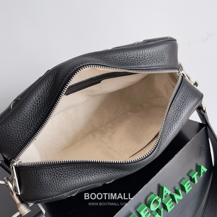 Bottega Veneta Intrecciato Camera Bag 보테가 베네타 인트레치아토 카메라백 블랙 29cm 7