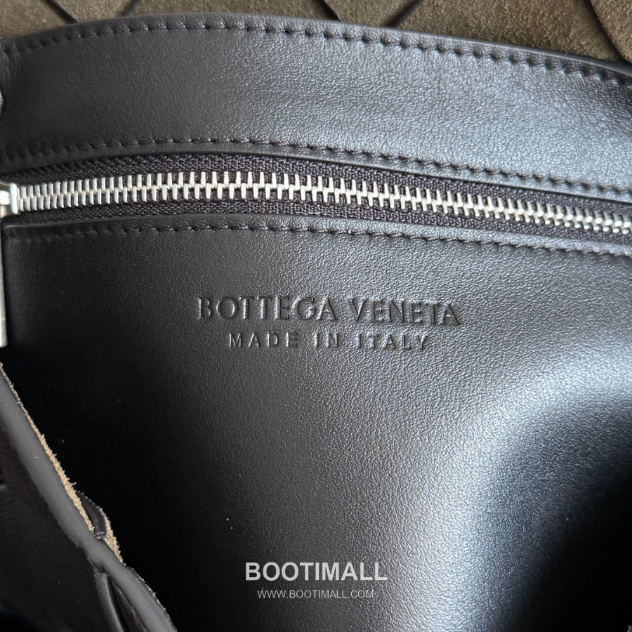 Bottega Veneta Diago Intreccio Smooth Leather Cross-body Bag 보테가 베네타 디아고 인트레치오 스무스 레더 크로스백 블랙 22.5cm 8