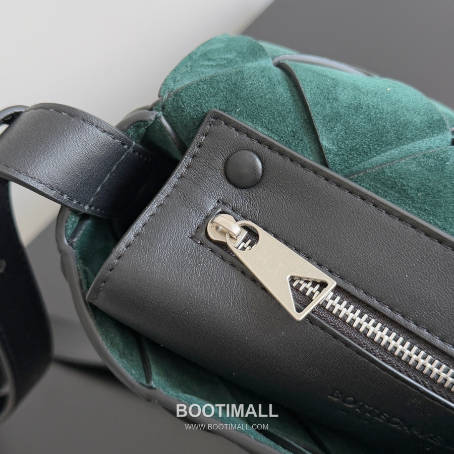 Bottega Veneta Diago Intreccio Smooth Leather Cross-body Bag 보테가 베네타 디아고 인트레치오 스무스 레더 크로스백 치콜그레이 22.5cm 7