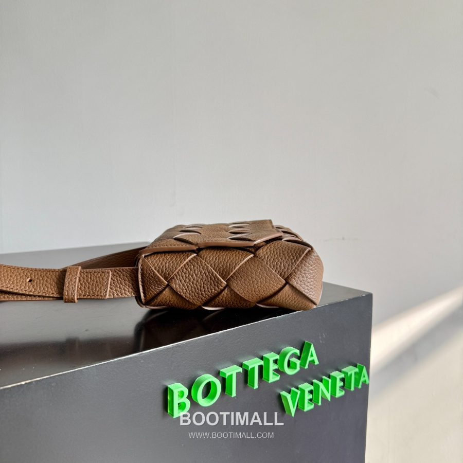 Bottega Veneta Diago Intreccio Smooth Leather Cross-body Bag 보테가 베네타 디아고 인트레치오 스무스 레더 크로스백 브라운 22.5cm 12