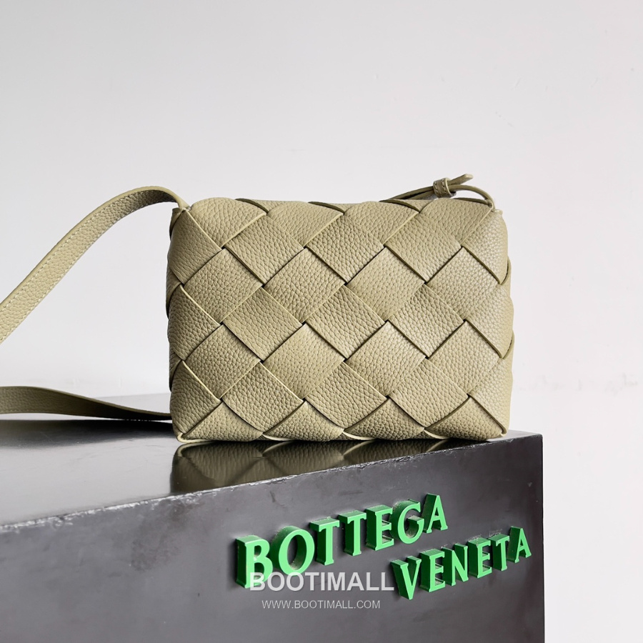 Bottega Veneta Diago Intreccio Smooth Leather Cross-body Bag 보테가 베네타 디아고 인트레치오 스무스 레더 크로스백 라임카키 22.5cm 2