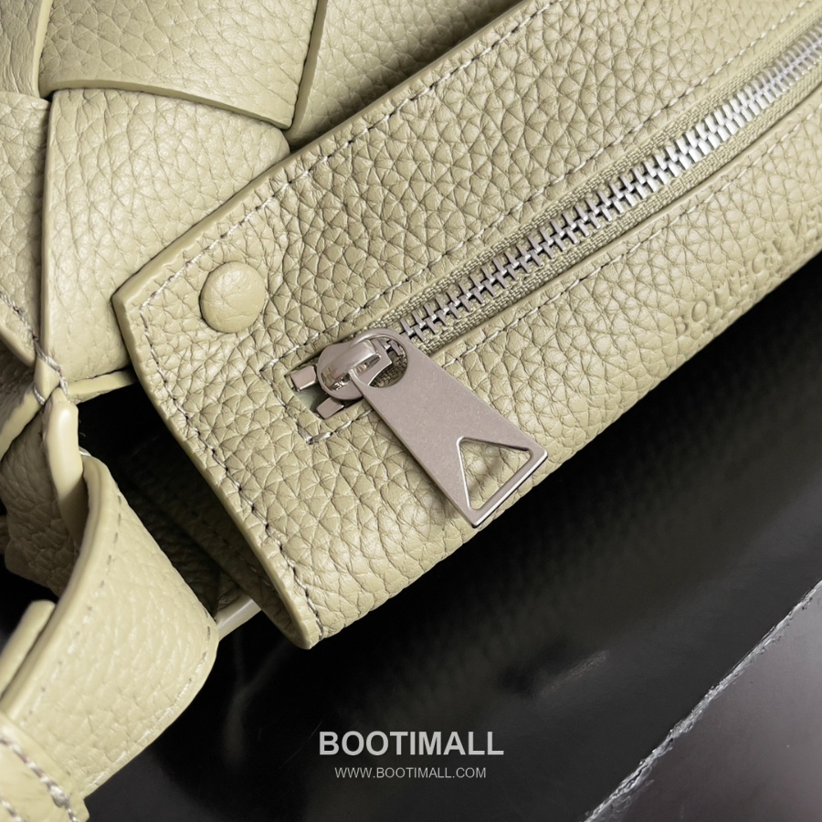 Bottega Veneta Diago Intreccio Smooth Leather Cross-body Bag 보테가 베네타 디아고 인트레치오 스무스 레더 크로스백 라임카키 22.5cm 7