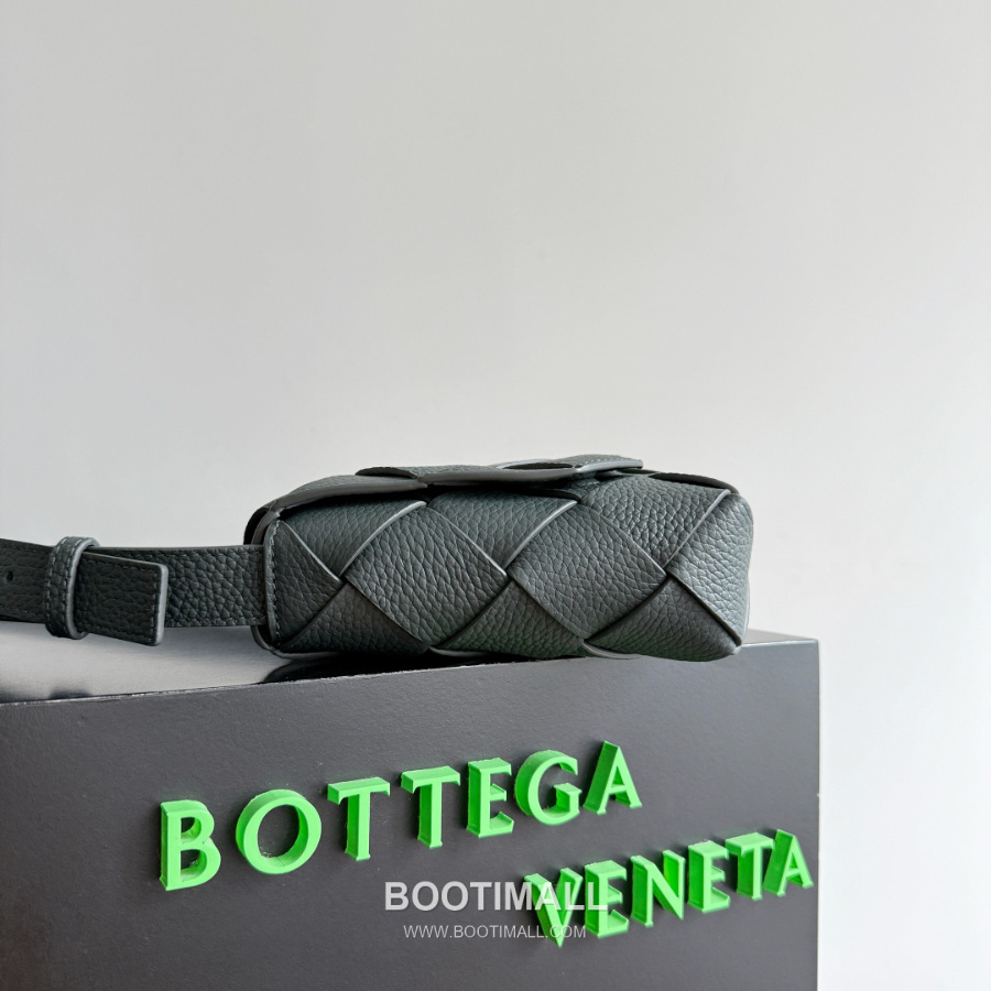 Bottega Veneta Diago Intreccio Smooth Leather Cross-body Bag 보테가 베네타 디아고 인트레치오 스무스 레더 크로스백 블루그레이 22.5cm 2