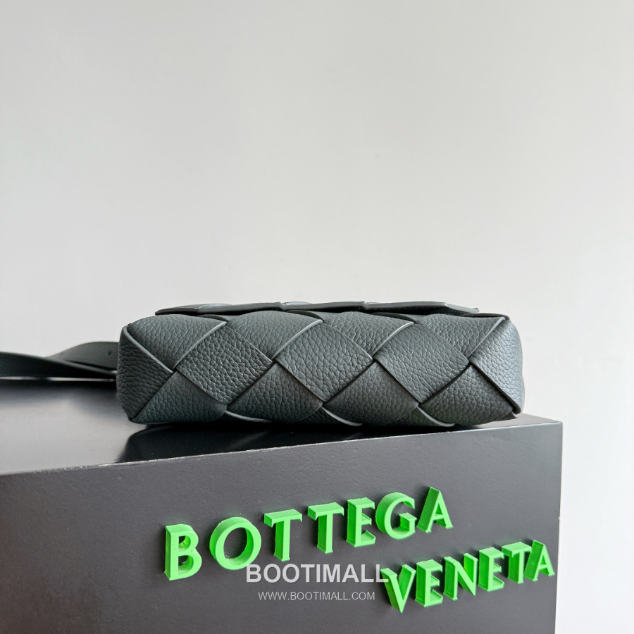 Bottega Veneta Diago Intreccio Smooth Leather Cross-body Bag 보테가 베네타 디아고 인트레치오 스무스 레더 크로스백 블루그레이 22.5cm 4