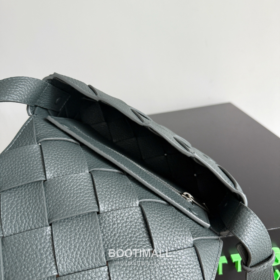 Bottega Veneta Diago Intreccio Smooth Leather Cross-body Bag 보테가 베네타 디아고 인트레치오 스무스 레더 크로스백 블루그레이 22.5cm 7