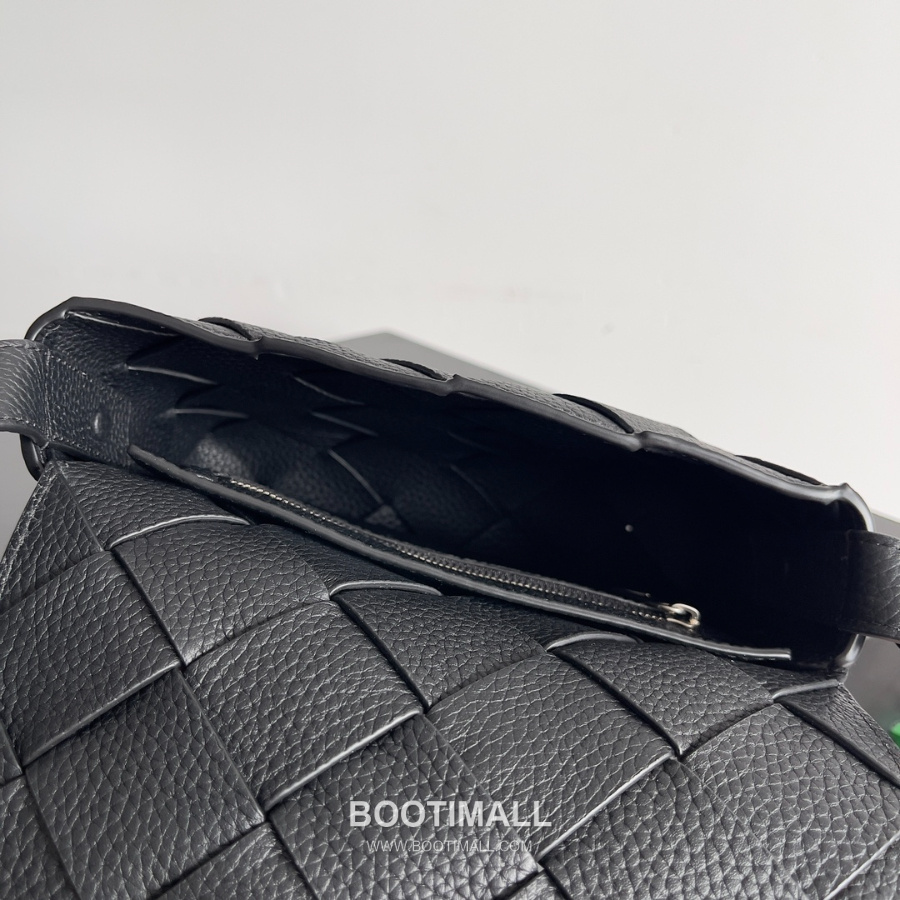 Bottega Veneta Diago Intreccio Smooth Leather Cross-body Bag 보테가 베네타 디아고 인트레치오 스무스 레더 크로스백 블랙 22.5cm 6