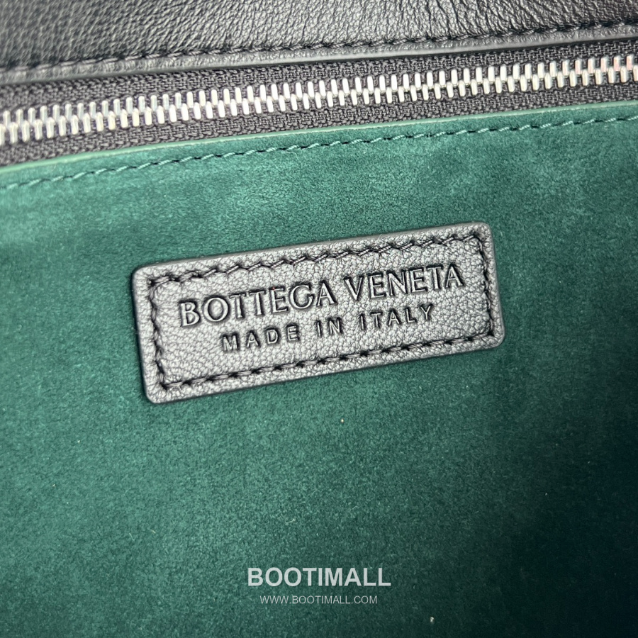 Bottega Veneta Veneto Flap Messenger 보테가 베네타 베네토 플랩 메신저백  투톤블랙 26cm 8