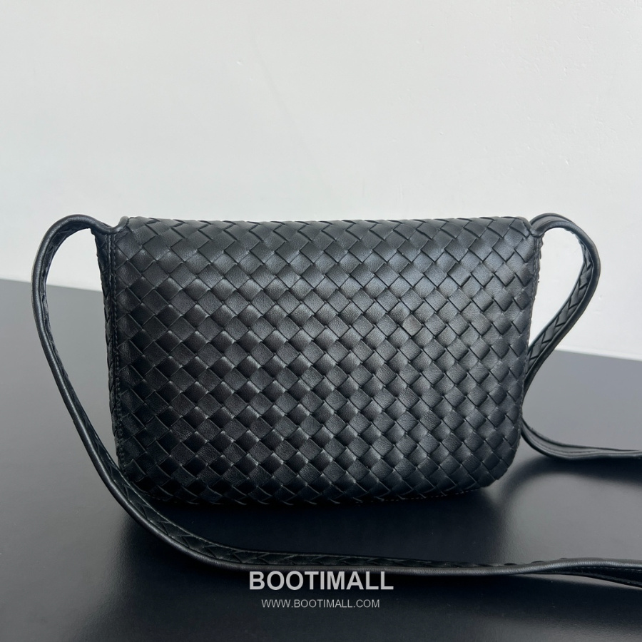 Bottega Veneta Veneto Flap Messenger 보테가 베네타 베네토 플랩 메신저백  블랙 26cm 9