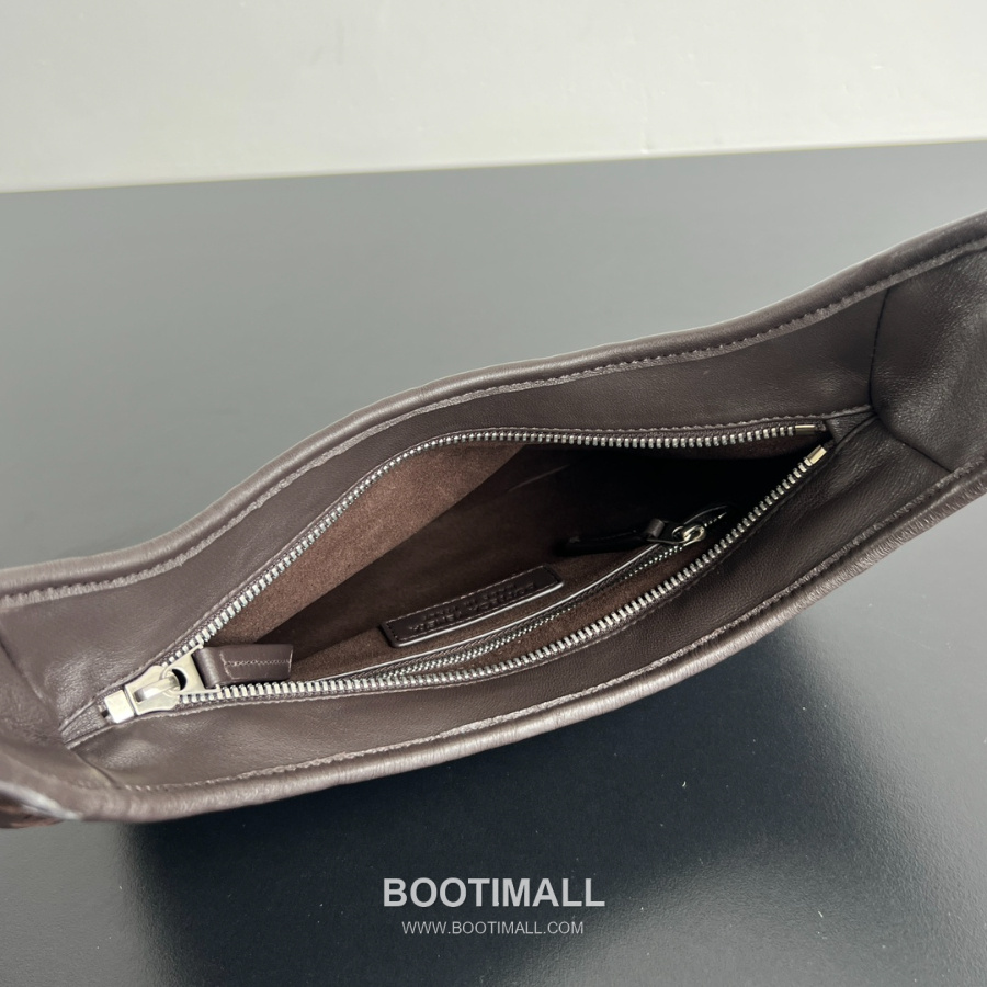 Bottega Veneta Small Veneto Intrecciato 보테가 베네타 스몰 베네토 인트레치아토 크로스바디 백 836918V5RI1 다크 브라운 27cm 6