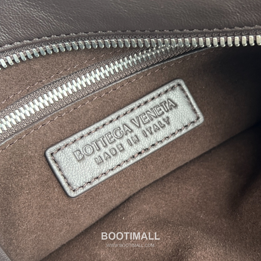 Bottega Veneta Small Veneto Intrecciato 보테가 베네타 스몰 베네토 인트레치아토 크로스바디 백 836918V5RI1 다크 브라운 27cm 8