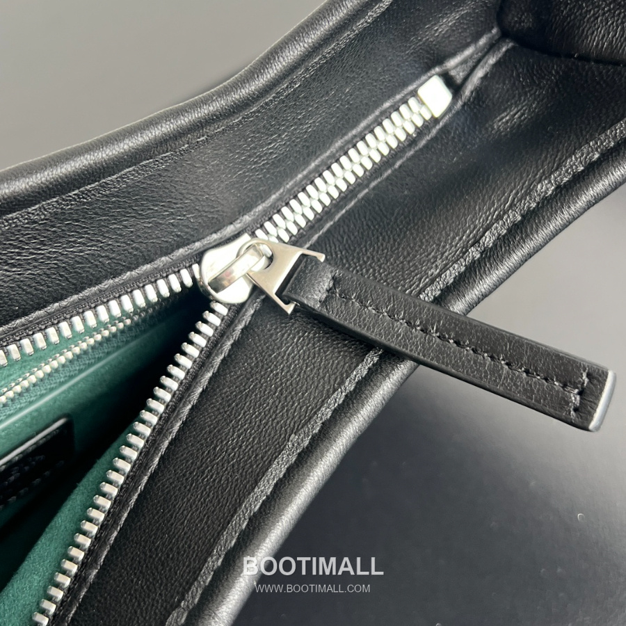 Bottega Veneta Small Veneto Intrecciato 보테가 베네타 스몰 베네토 인트레치아토 크로스바디 백 836918V5RI1 투톤블랙 27cm 7