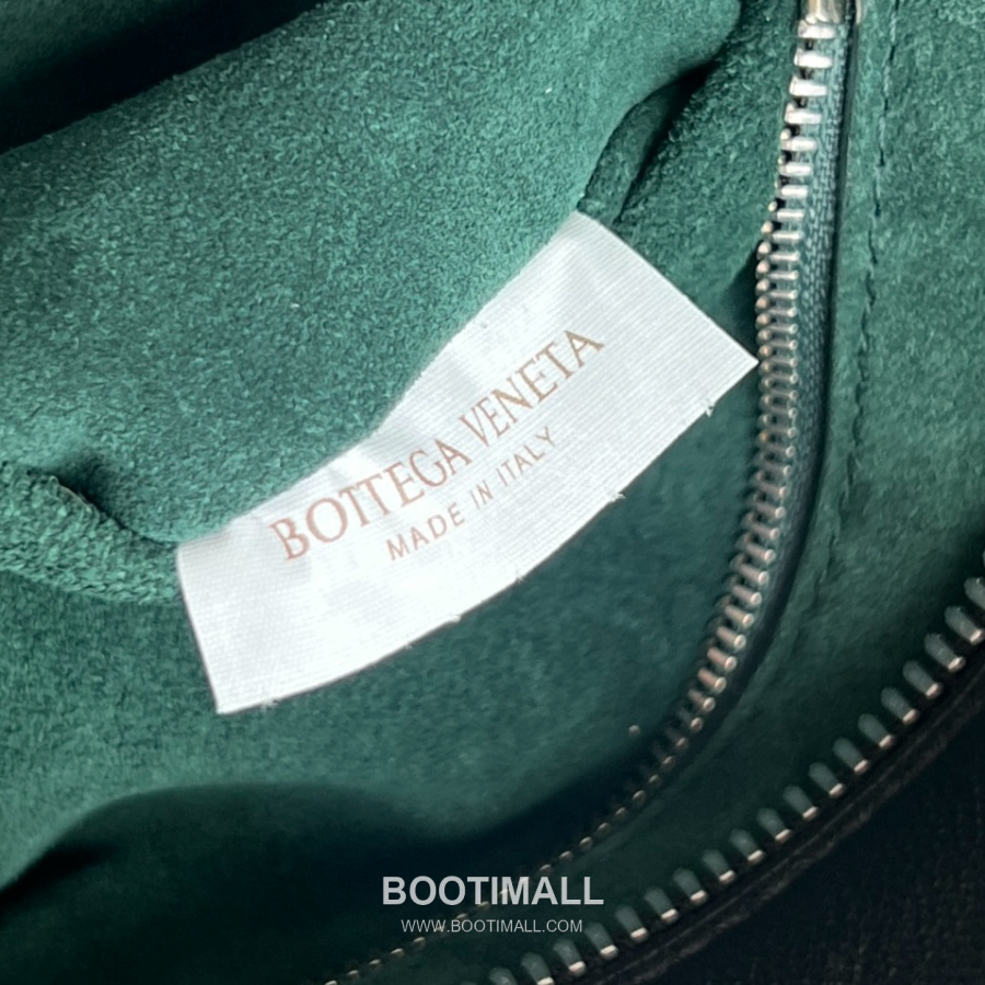 Bottega Veneta Small Veneto Intrecciato 보테가 베네타 스몰 베네토 인트레치아토 크로스바디 백 836918V5RI1 투톤블랙 27cm 9