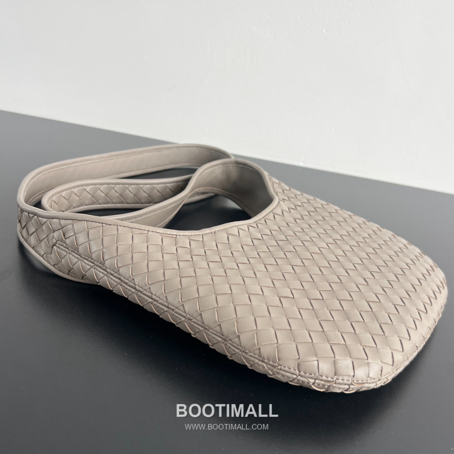 Bottega Veneta Small Veneto Intrecciato 보테가 베네타 스몰 베네토 인트레치아토 크로스바디 백 836918V5RI1 카키베이지 27cm 2
