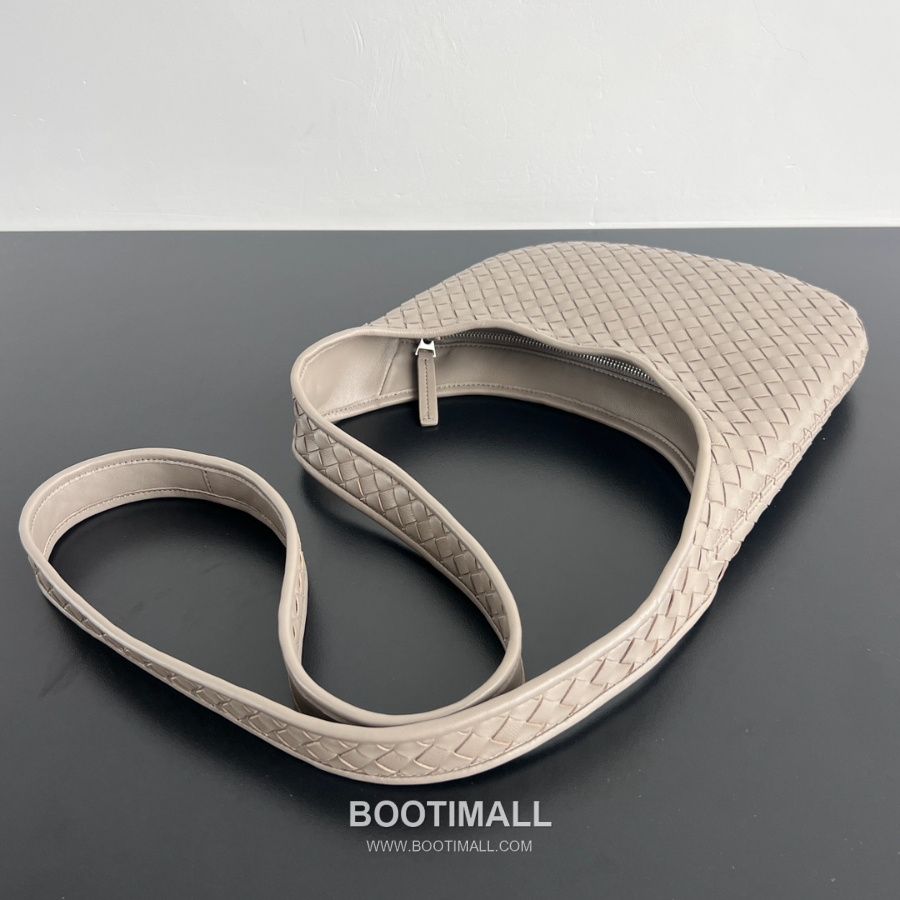 Bottega Veneta Small Veneto Intrecciato 보테가 베네타 스몰 베네토 인트레치아토 크로스바디 백 836918V5RI1 카키베이지 27cm 4