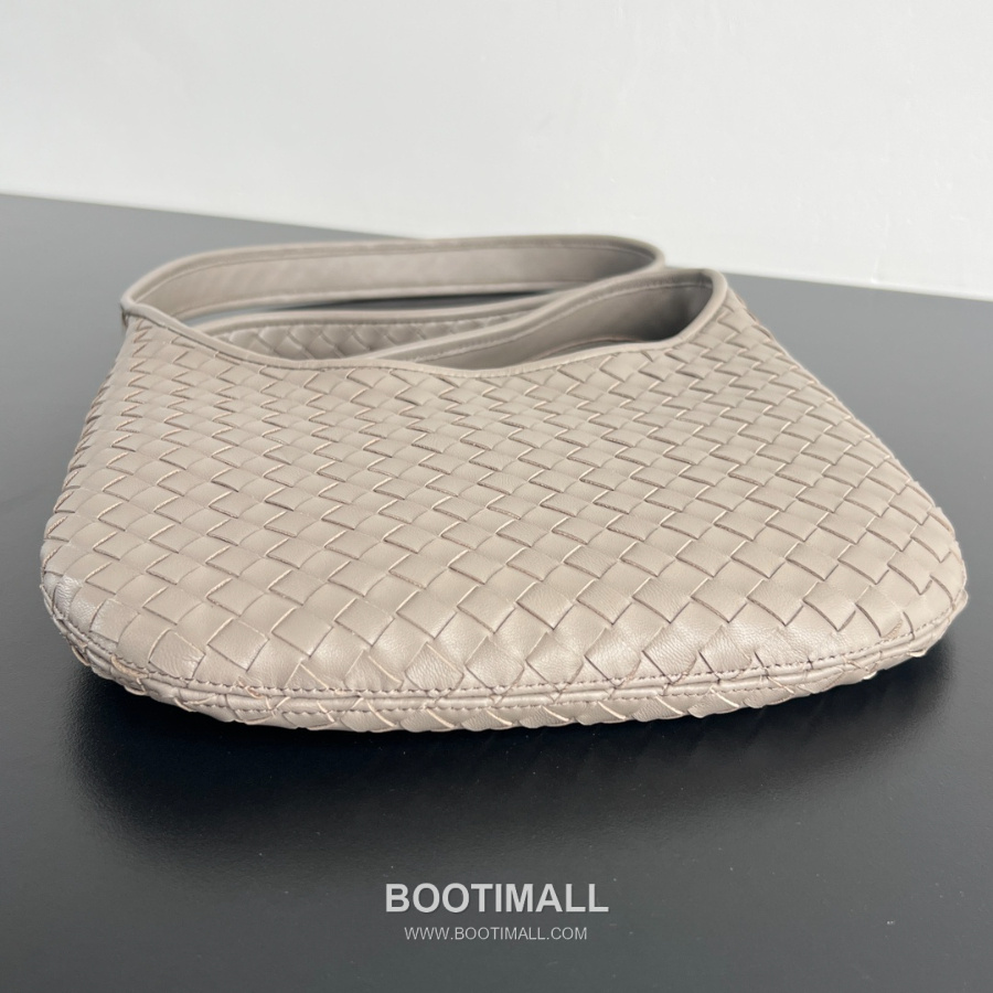 Bottega Veneta Small Veneto Intrecciato 보테가 베네타 스몰 베네토 인트레치아토 크로스바디 백 836918V5RI1 카키베이지 27cm 3