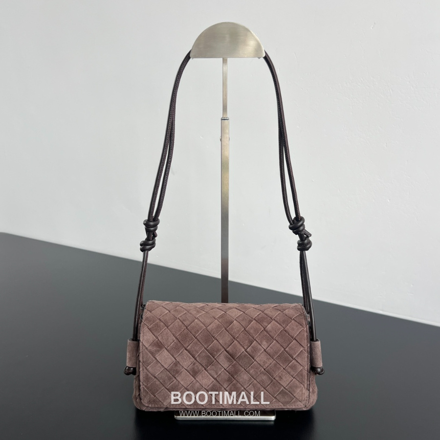 Bottega Veneta Notturno Crossbody 보테가 베네타 노투르노 크로스바디 스웨이드 브라운 21cm 1