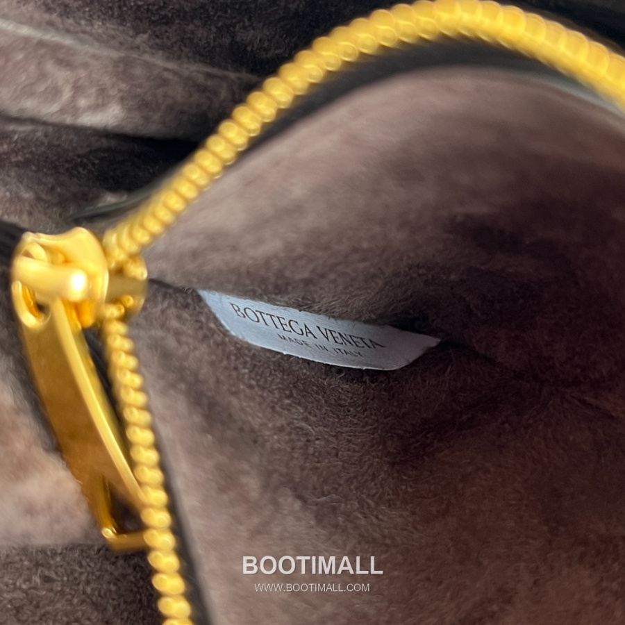 Bottega Veneta Notturno Crossbody 보테가 베네타 노투르노 크로스바디 스웨이드 브라운 21cm 9