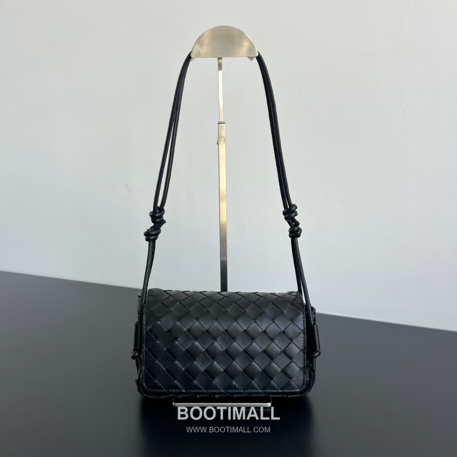 Bottega Veneta Notturno Crossbody 보테가 베네타 노투르노 크로스바디 블랙 21cm 1