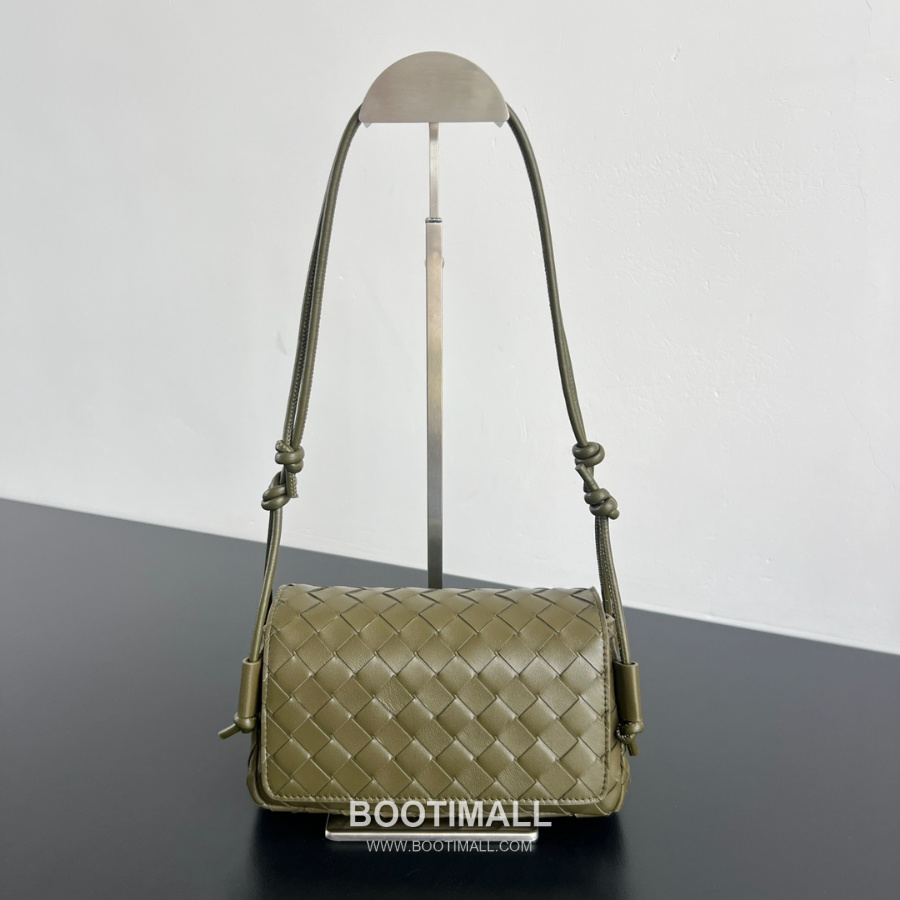 Bottega Veneta Notturno Crossbody 보테가 베네타 노투르노 크로스바디 카키그린 21cm 1