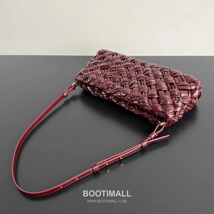 Bottega Veneta Kalimero Cha-Cha Bag 보테가 베네타 칼리메로 차차 숄더백 버건디 28.5cm 2