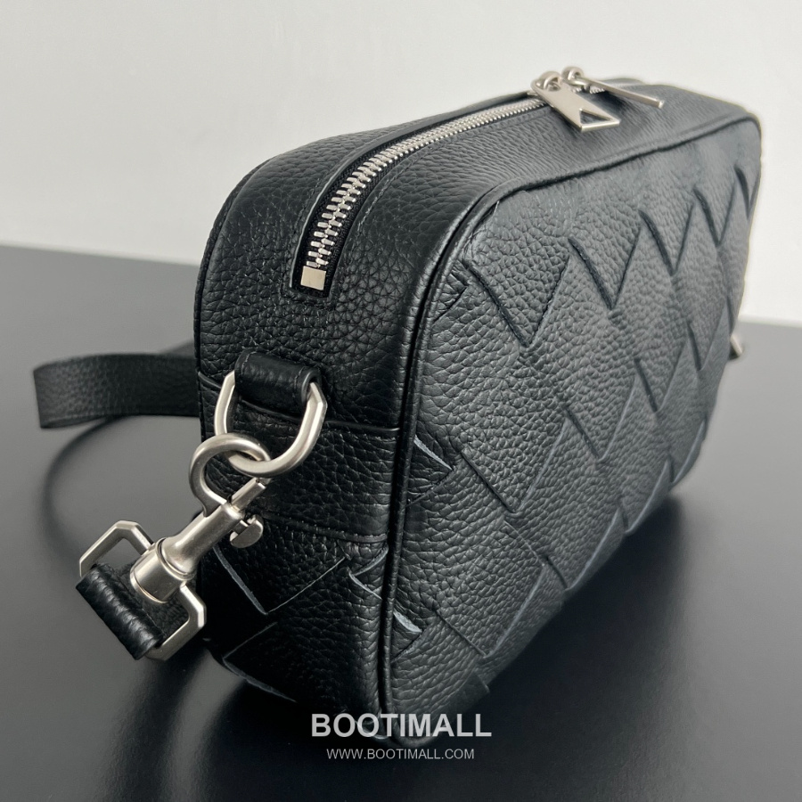 Bottega Veneta Small Intrecciato 보테가 베네타 스몰 인트레치아토 카메라백 블랙 24.5cm 2