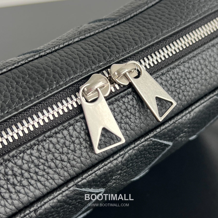 Bottega Veneta Small Intrecciato 보테가 베네타 스몰 인트레치아토 카메라백 블랙 24.5cm 6