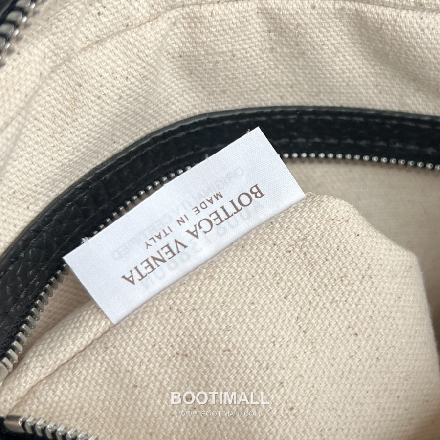 Bottega Veneta Small Intrecciato 보테가 베네타 스몰 인트레치아토 카메라백 블랙 24.5cm 9