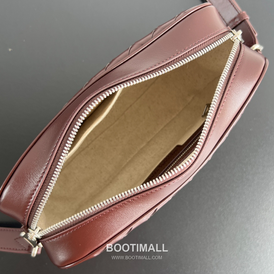 Bottega Veneta Small Intrecciato 보테가 베네타 스몰 인트레치아토 카메라백 버건디 24.5cm 7