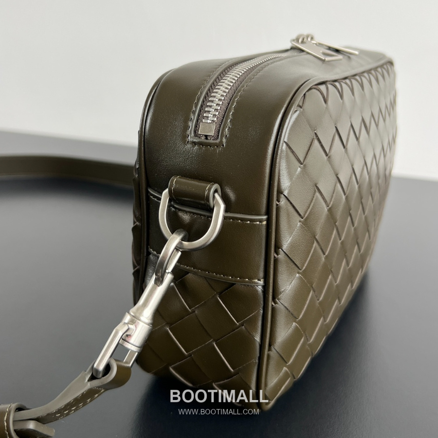 Bottega Veneta Small Intrecciato 보테가 베네타 스몰 인트레치아토 카메라백 민트브라운 24.5cm 2