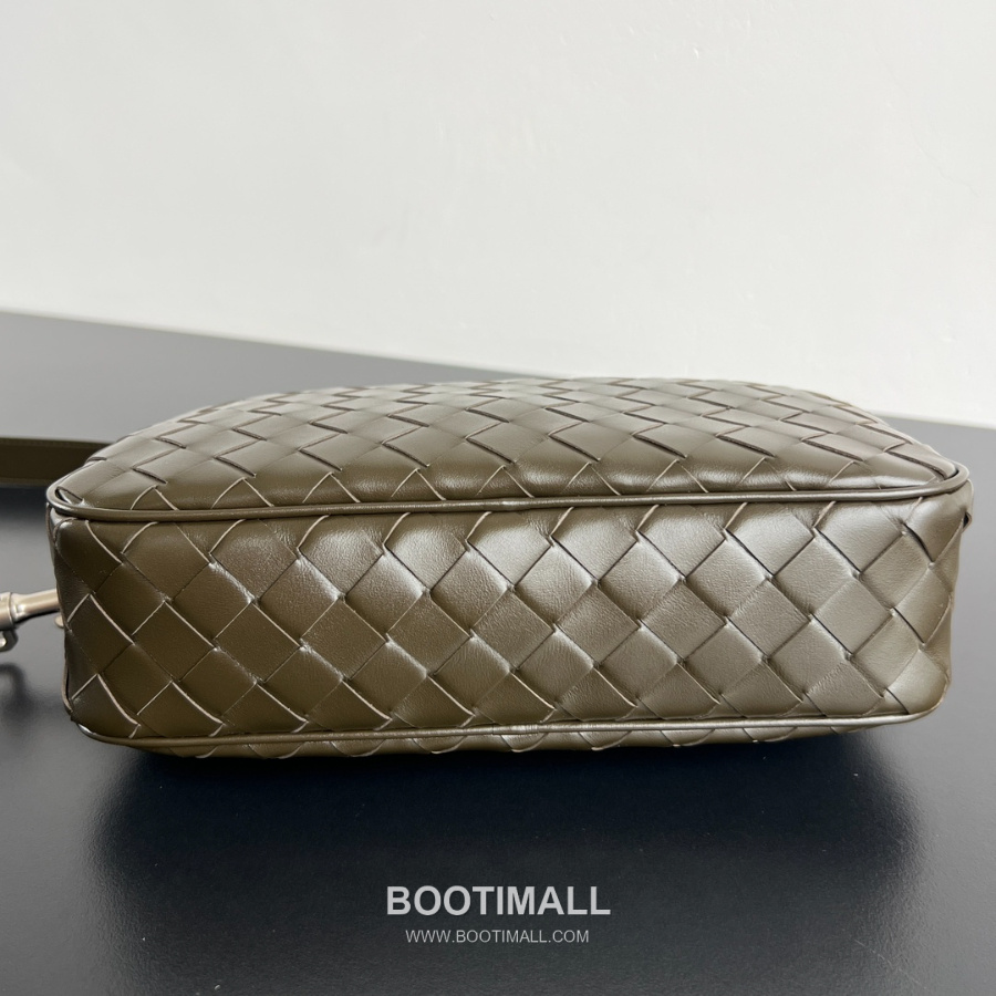 Bottega Veneta Small Intrecciato 보테가 베네타 스몰 인트레치아토 카메라백 민트브라운 24.5cm 3
