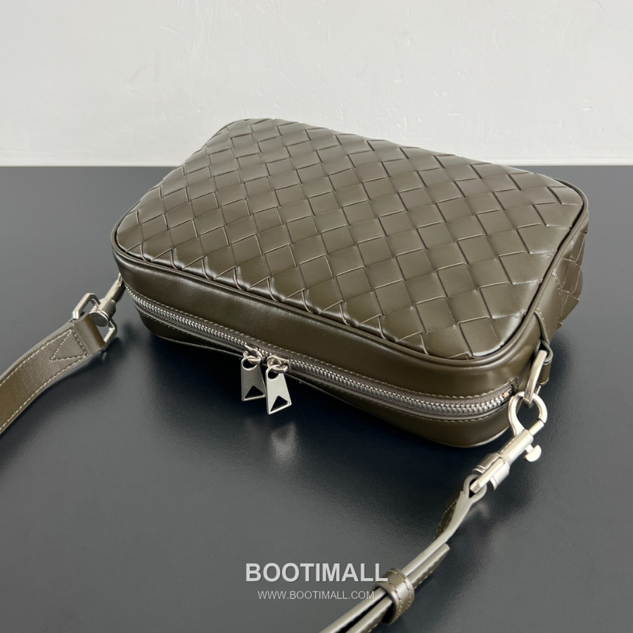 Bottega Veneta Small Intrecciato 보테가 베네타 스몰 인트레치아토 카메라백 민트브라운 24.5cm 4