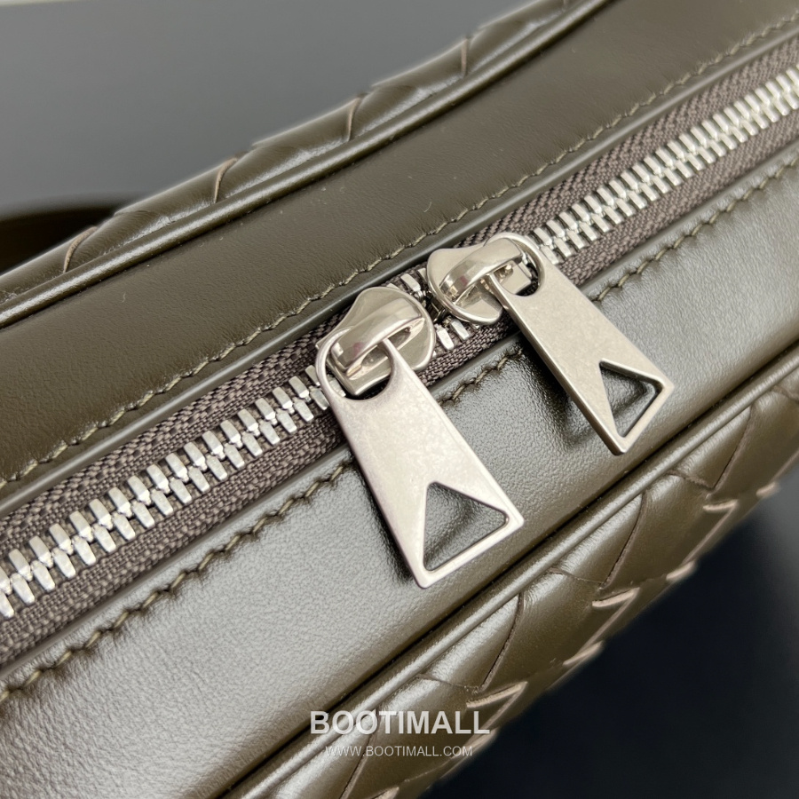 Bottega Veneta Small Intrecciato 보테가 베네타 스몰 인트레치아토 카메라백 민트브라운 24.5cm 6