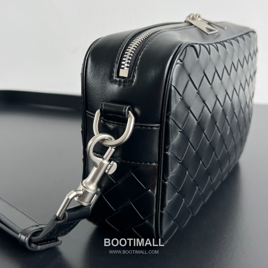 Bottega Veneta Small Intrecciato 보테가 베네타 스몰 인트레치아토 카메라백 블랙 24.5cm 2