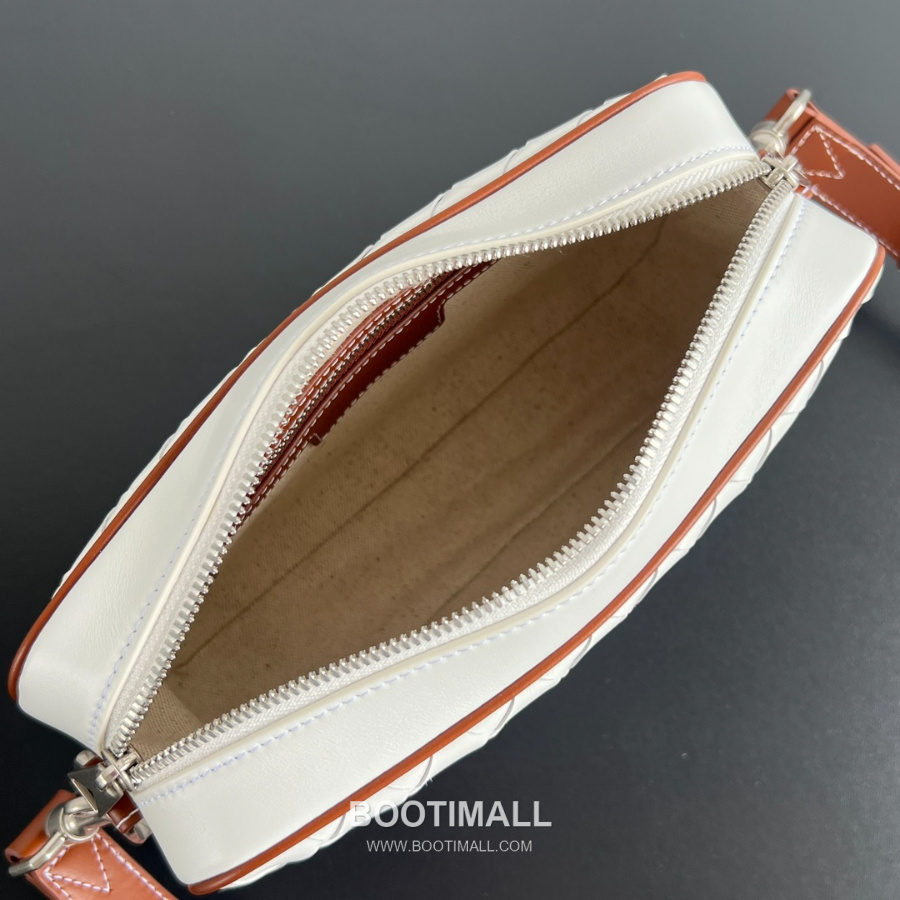 Bottega Veneta Small Intrecciato 보테가 베네타 스몰 인트레치아토 카메라백 화이트 24.5cm 5