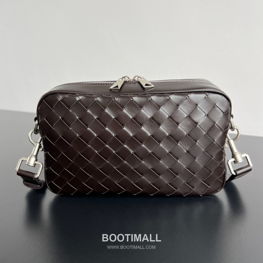 Bottega Veneta Small Intrecciato 보테가 베네타 스몰 인트레치아토 카메라백 다크버건디 24.5cm 1