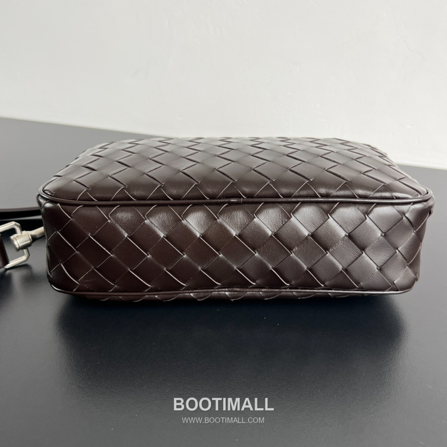 Bottega Veneta Small Intrecciato 보테가 베네타 스몰 인트레치아토 카메라백 다크버건디 24.5cm 3