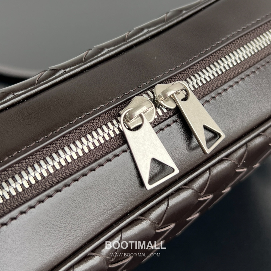 Bottega Veneta Small Intrecciato 보테가 베네타 스몰 인트레치아토 카메라백 다크버건디 24.5cm 5
