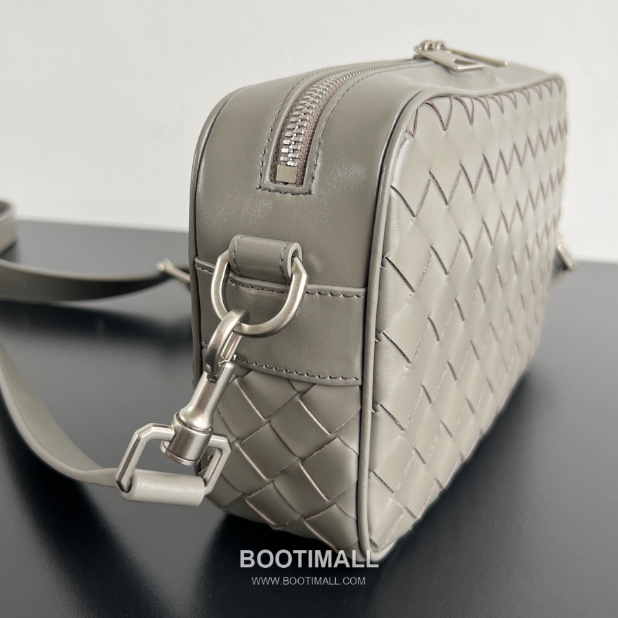 Bottega Veneta Small Intrecciato 보테가 베네타 스몰 인트레치아토 카메라백 그레이 24.5cm 2